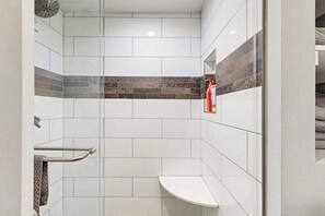 Shower, hair dryer, towels - The Boxwood House dog-friendly condo w/beach access, WIFI (Rehoboth Beach)