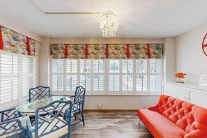 TV - The Boxwood House dog-friendly condo w/beach access, WIFI (Rehoboth Beach)