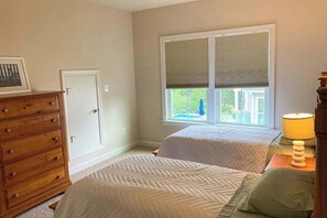 Iron/ironing board, WiFi, bed sheets - Grande at Canal Pointe home with pools, sports courts, & gym (Rehoboth Beach)