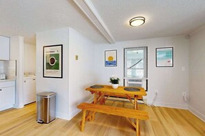 Dining - Town of Rehoboth Beach Dog friendly home with W/D & free WIFI (Rehoboth Beach)