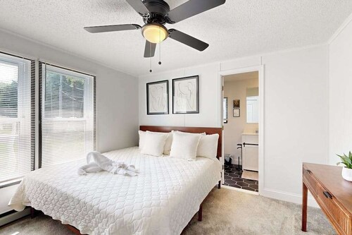 Town of Rehoboth Beach Dog friendly home with W/D & free WIFI