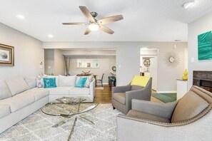 TV, offices - Eagles Landing - updated condo w/two balconies, WiFi, W/D, & AC - great location (Rehoboth Beach)