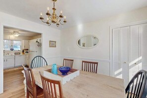 Dining - Country Manor dog friendly house w/ping pong, deck & balcony (Rehoboth Beach)
