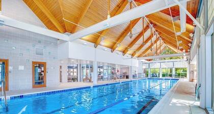 Bear Trap Dunes 2nd-floor, lakefront condo w/ pool and free WiFi - 1 dog OK