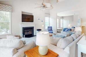 TV, fireplace, DVD player - Bear Trap Dunes 2nd floor condo w/ tennis court, pool, and golf on-site (Ocean View)