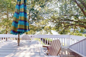 Outdoor dining - Sea Colony Tennis 2nd-floor condo with sauna, gym, & tennis court (Bethany Beach)