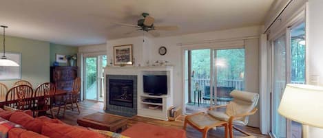 TV, fireplace, DVD player, offices
