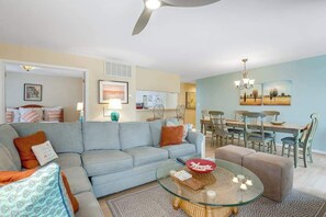 TV, fireplace, DVD player, offices - Sea Colony Tennis 1st-floor condo with sauna, gym, & pool (Bethany Beach)
