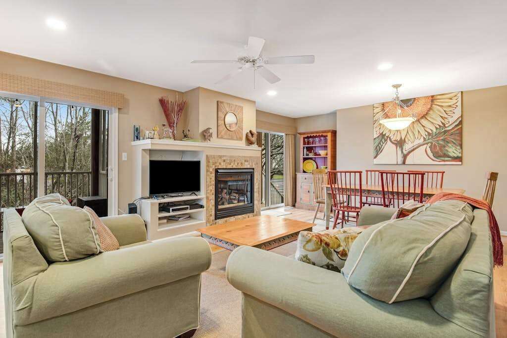 TV, DVD player, offices