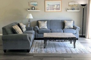 TV, DVD player, offices - Sea Colony townhouse with Tennis, sauna, basketball court, & pool (Bethany Beach)