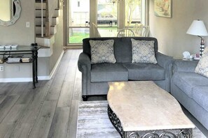 TV, DVD player, offices - Sea Colony townhouse with Tennis, sauna, basketball court, & pool (Bethany Beach)