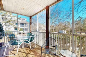 Dining - Sea Colony 1st-floor condo with pool, hot tub, sauna, gym, & tennis court (Bethany Beach)