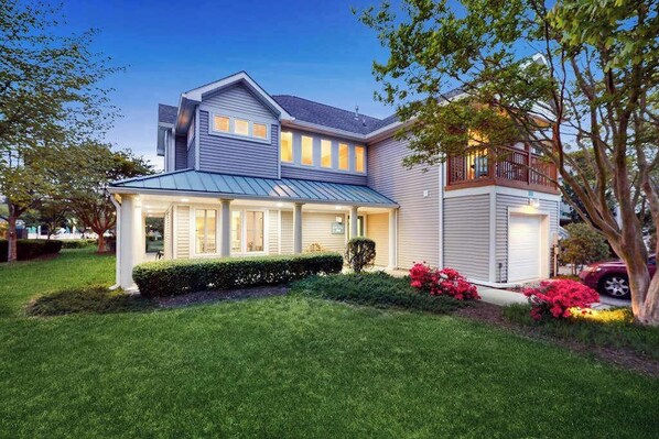Exterior - Sea Colony townhome with tennis court, pool, gym, & basketball court (Bethany Beach)