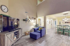 TV, fireplace, DVD player, offices - Sea Colony townhome with tennis court, pool, gym, & basketball court (Bethany Beach)