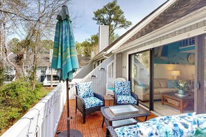 Terrace/patio - Sea Colony Tennis second-floor condo pools, tennis/pickleball, gym (Bethany Beach)