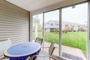 Dining - Sea Colony Tennis townhouse with fireplace, sauna, pool, & basketball court (Bethany Beach)