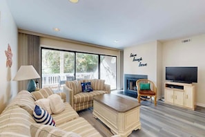 TV, DVD player, offices - Sea Colony 1st-floor condo with sauna, basketball court, & tennis (Bethany Beach)