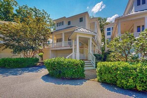Exterior - Sea Colony Tennis house with tennis court, basketball court, gym, & sauna (Bethany Beach)