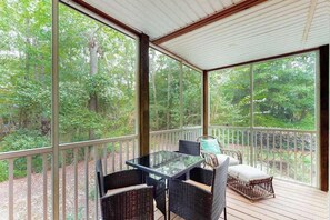 Dining - Sea Colony Tennis 1st-floor condo with basketball court & tennis court (Bethany Beach)