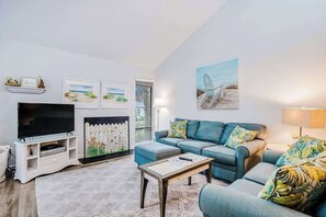 Fernseher, Kamin, DVD-Player, Arbeitsbereiche