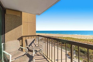Property grounds - Sea Colony Ocean 3rd floor condo w/ shared sauna, elevator, and gym (Bethany Beach)