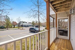 Property grounds - Sea Colony Tennis 1st-floor condo with pool & tennis court (Bethany Beach)