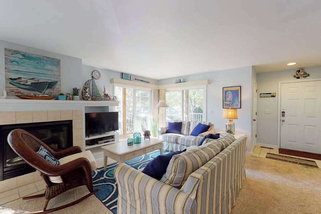 TV, DVD player, offices