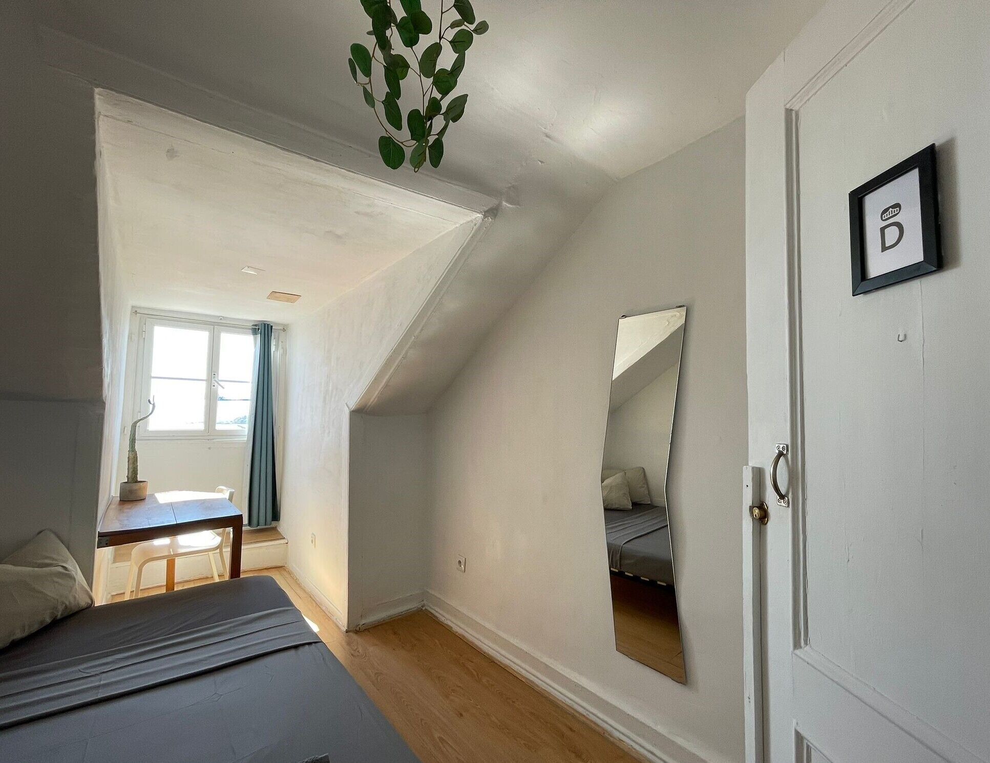 Basic Double Room, Ocean View | Desk