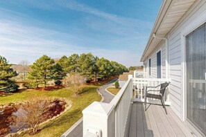 Property grounds - Bayside Resort townhouse with private gas grill and golf on-site (Selbyville)