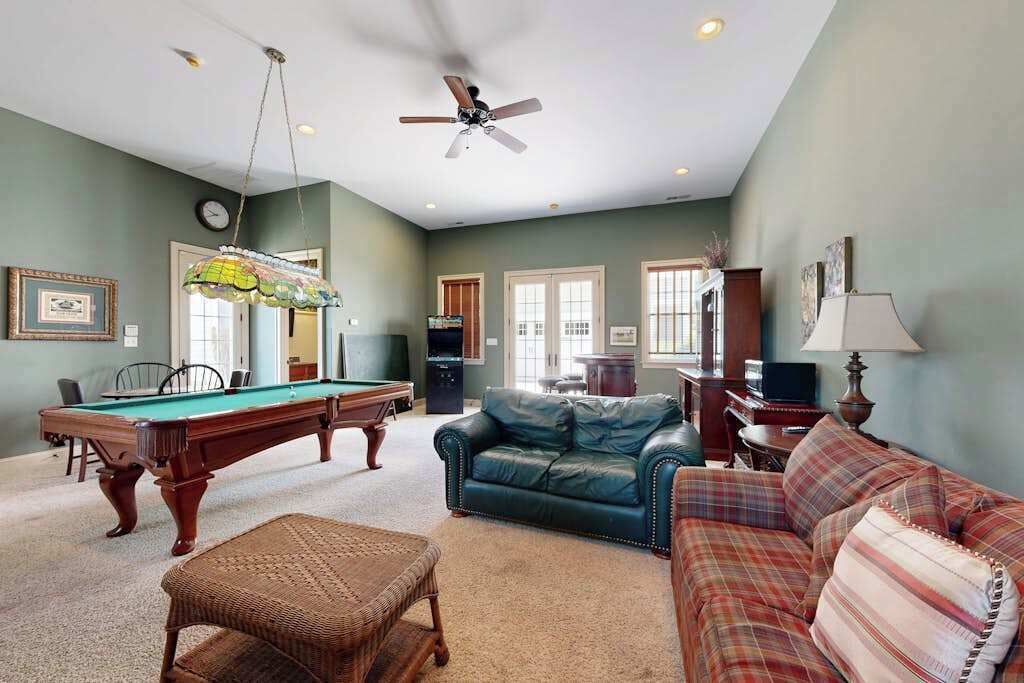 TV, fireplace, DVD player