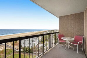 Outdoor dining - Sea Colony Ocean 7th floor condo w/ tennis court, balcony, and elevator (Bethany Beach)