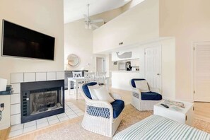 TV, DVD player, offices - Sea Colony Tennis 2nd floor condo w/ gym, shared sauna, and free WiFi (Bethany Beach)