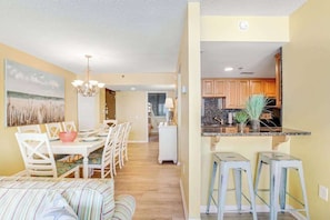 Dining - Sea Colony Ocean 5th floor condo w/ gym, elevator, and free WiFi (Bethany Beach)