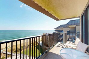 Property grounds - Sea Colony oceanfront 15th-floor condo with pool & tennis/basketball courts (Bethany Beach)