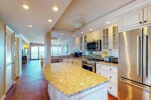 Fridge, microwave, oven, stovetop - Sea Colony oceanfront 15th-floor condo with pool & tennis/basketball courts (Bethany Beach)