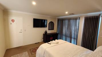 Iron/ironing board, WiFi, bed sheets