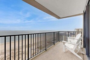 Property grounds - Sea Colony Ocean 15th floor condo w/ pool, tennis/pickleball courts, gym (Bethany Beach)
