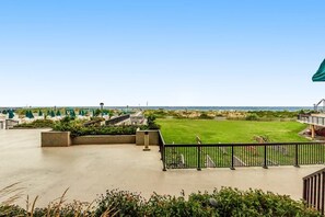 Property grounds - Sea Colony Ocean 1st floor condo w/ pool, tennis court, and elevator (Bethany Beach)