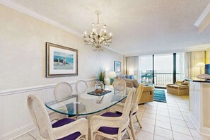 Dining - Sea Colony Ocean 2nd floor condo w/ elevator, basketball court, and gym (Bethany Beach)