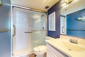 Shower, hair dryer, towels - Sea Colony Ocean 3rd floor condo w/ pools, tennis/pickle ball, fitness center (Bethany Beach)