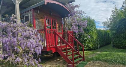 GĂźte BohĂšme en Roulotte 2 Ă 4 personnes, proche de Honfleur avec piscine