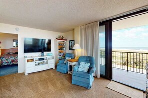 TV, DVD player - Sea Colony Ocean 2nd floor condo w/ pool, tennis court, and elevator (Bethany Beach)