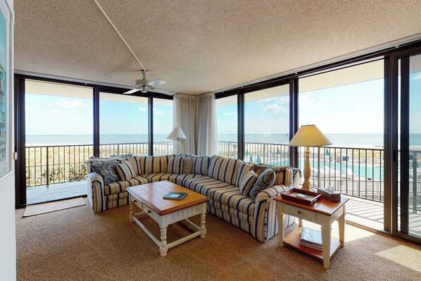 TV, DVD player - Sea Colony Ocean 2nd floor condo w/ pool, tennis court, and elevator (Bethany Beach)