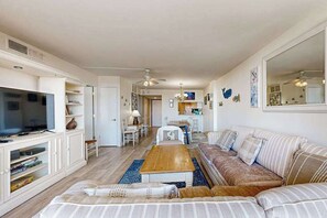 TV - Sea Colony 3rd floor condo w/ free WiFi, tennis court, and shared sauna (Bethany Beach)