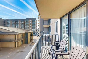 Property grounds - Sea Colony 3rd floor condo w/ free WiFi, tennis court, and shared sauna (Bethany Beach)