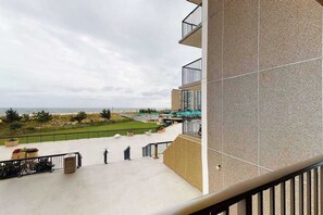 Property grounds - Sea Colony 2nd floor condo w/ free WiFi, shared tennis court & sauna- ocean view (Bethany Beach)