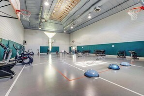 Fitness facility - Sea Colony Ocean 7th floor condo w/ free WiFi, elevator, and tennis court (Bethany Beach)