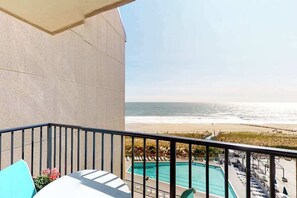 Property grounds - Sea Colony Ocean 7th floor condo w/ pool, shared sauna, and gym (Bethany Beach)