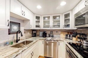 Fridge, microwave, oven, stovetop - Sea Colony Ocean 3rd-floor condo with elevator & gym (Bethany Beach)