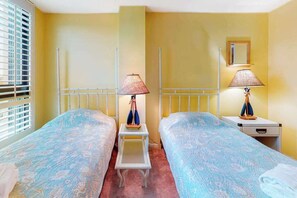 Iron/ironing board, WiFi, bed sheets - Sea Colony Ocean 3rd floor condo w/ pool, free WiFi, and elevator (Bethany Beach)